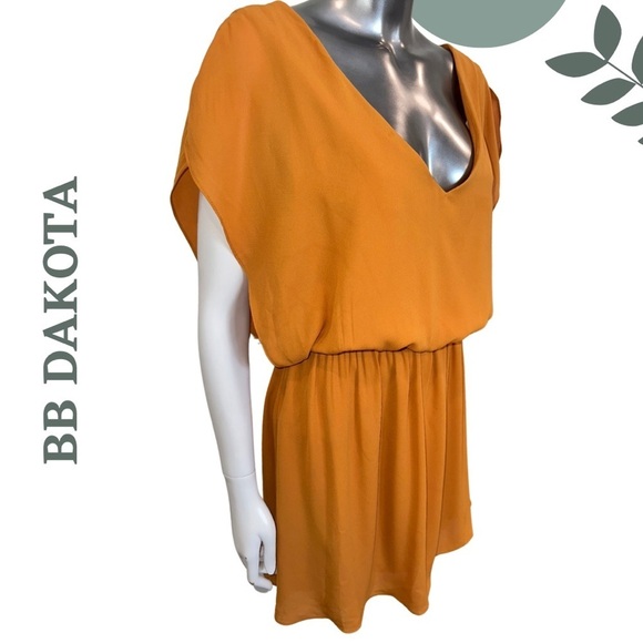 🛍️3/$40 BB Dakota V-Neck Short Sleeve Mini Dress Elastic Waist Burnt Orange Med - Picture 2 of 4